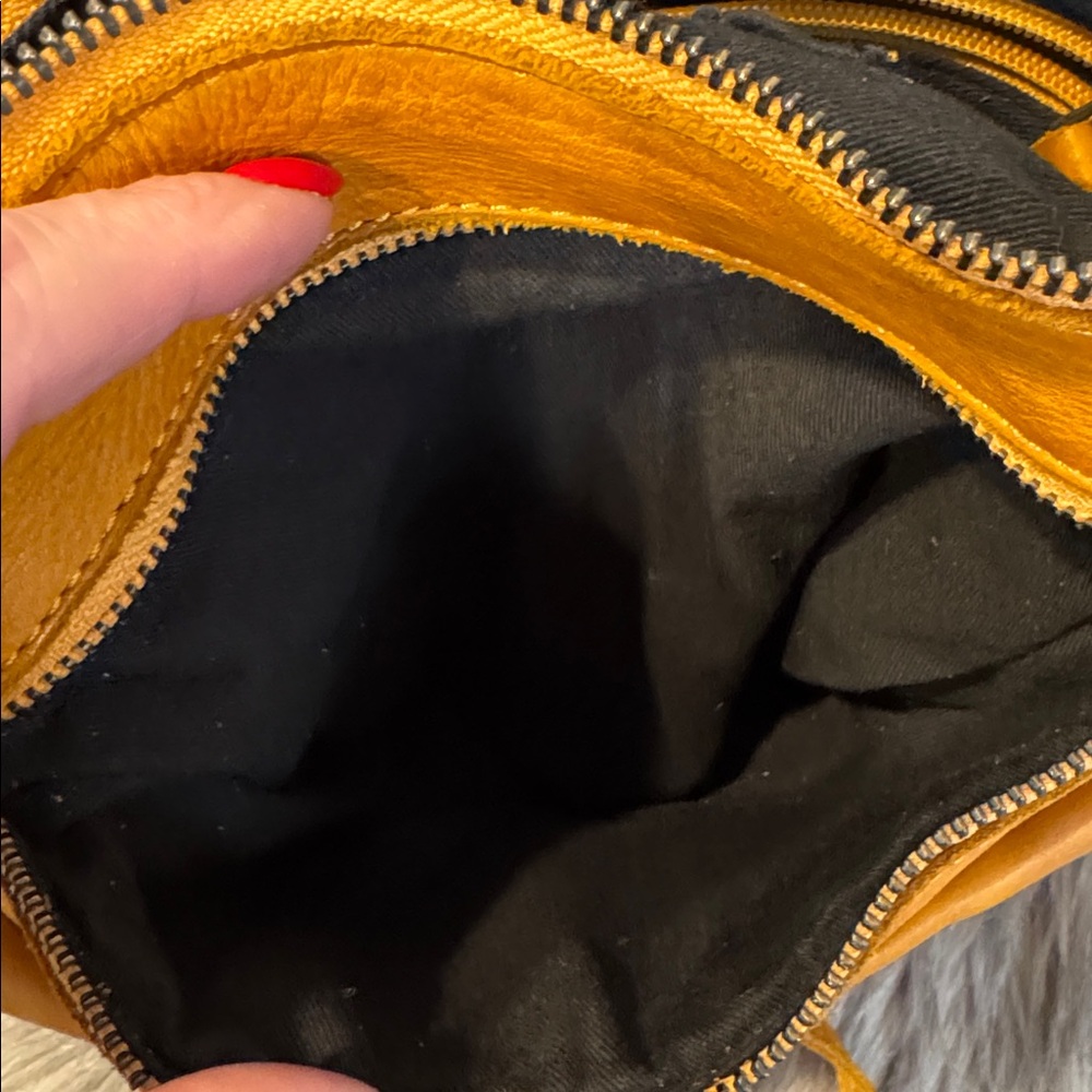 Harbour 2Nd Women’s Crossbody Bag - Picture 4 of 11